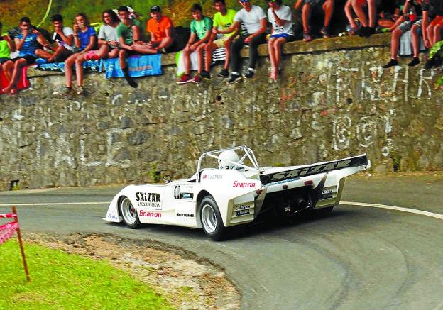 Barqueta. Zabaleta y su Lola BMW, en una de las 35 curvas que exigen máxima concentración. 