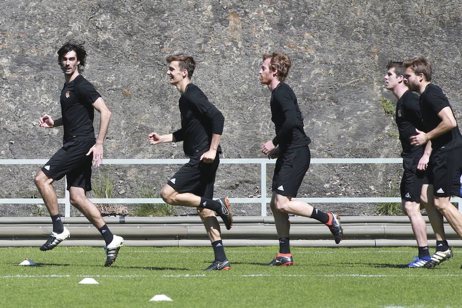 Los jugadores de la Real Sociedad han entrenado este viernes en Zubieta de cara al partido de mañana a las 16.15 horas en Anoeta contra el Leganés en Anoeta.