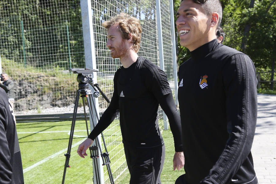 Los jugadores de la Real Sociedad han entrenado este viernes en Zubieta de cara al partido de mañana a las 16.15 horas en Anoeta contra el Leganés en Anoeta.