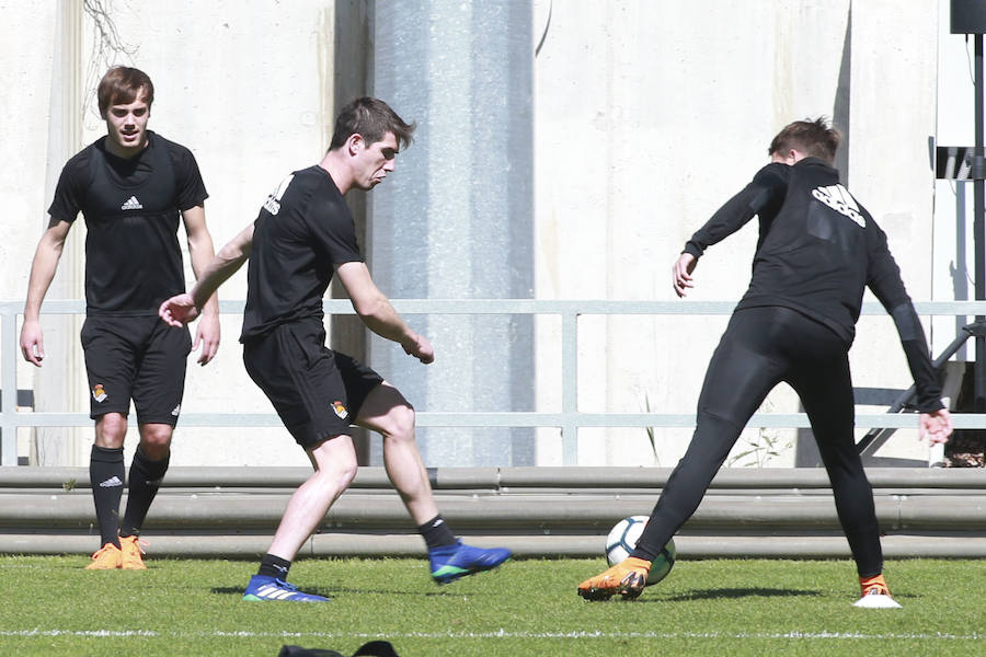 Los jugadores de la Real Sociedad han entrenado este viernes en Zubieta de cara al partido de mañana a las 16.15 horas en Anoeta contra el Leganés en Anoeta.