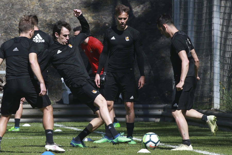 Los jugadores de la Real Sociedad han entrenado este viernes en Zubieta de cara al partido de mañana a las 16.15 horas en Anoeta contra el Leganés en Anoeta.