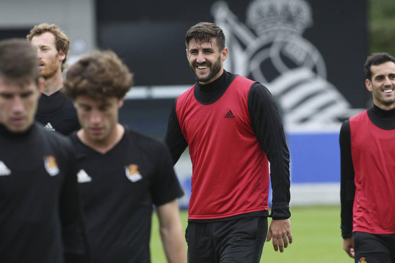 El equipo txuri-urdin se ha ejercitado con la baja de Héctor Moreno y la novedad de Le Normand 