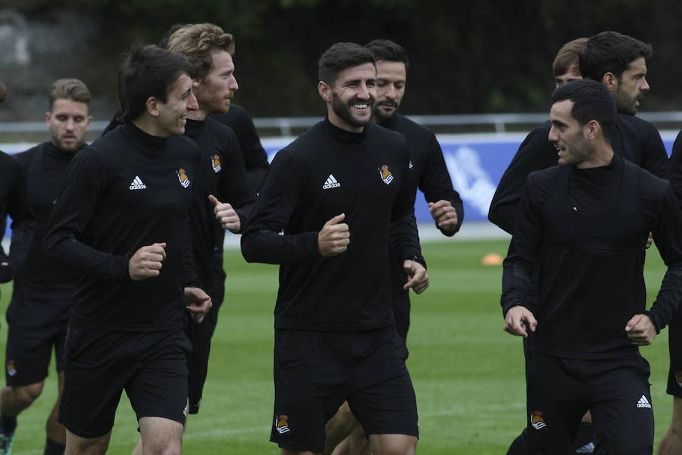 El equipo txuri-urdin se ha ejercitado con la baja de Héctor Moreno y la novedad de Le Normand 