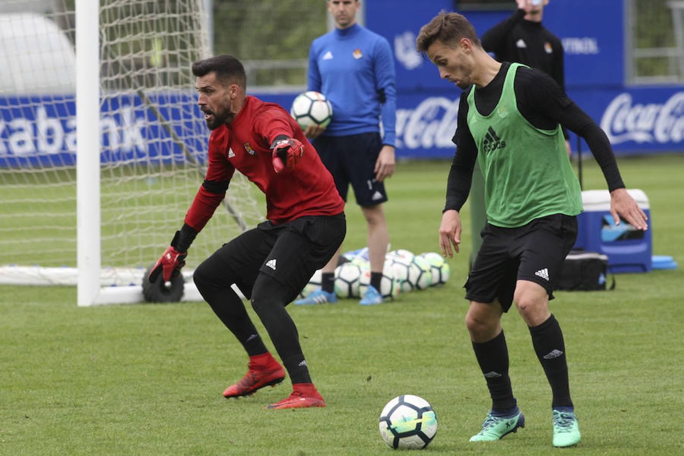 El equipo txuri-urdin se ha ejercitado con la baja de Héctor Moreno y la novedad de Le Normand 