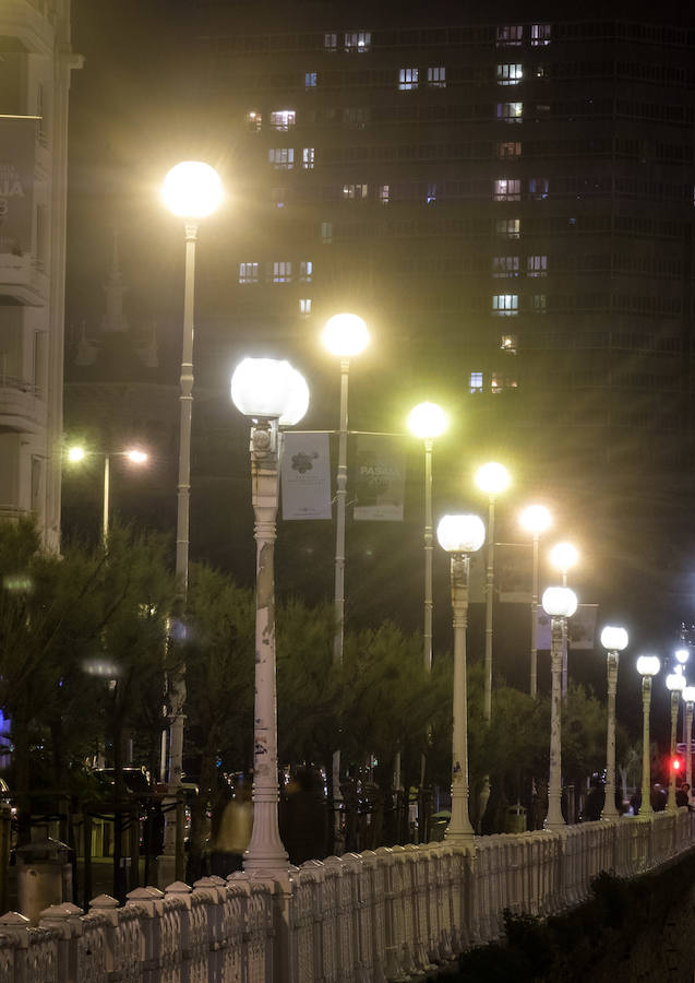 Así luce la iluminación nocturna en la capital guipuzcoana