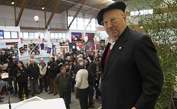 Jean Haritschelhar zena, 2013ko argazkian. Haren ikerketa eremuak sustatzea da katedraren xedea.