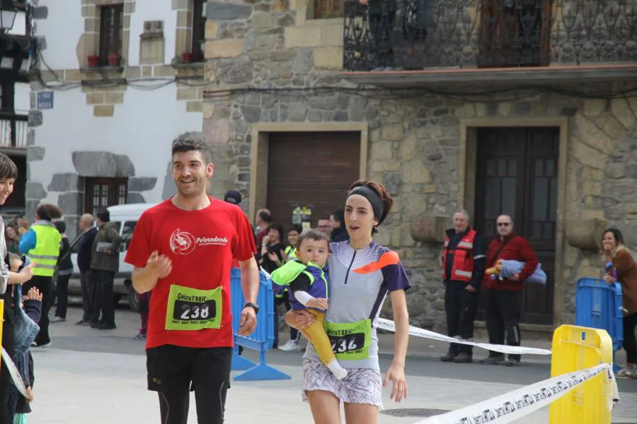 Podiumera iritsi ziren kirolarienak ez ezik, parte-hartzaileen eta lasterketako zenbait uneren irudiak bildu ditugu argazki-sorta honetan