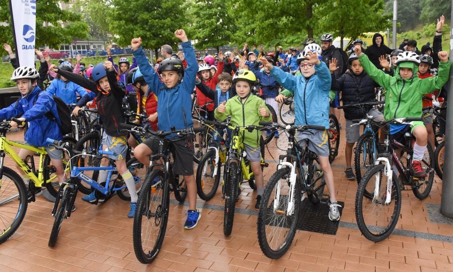 Gipuzkoa vive hoy y mañana sobre dos ruedas de la mano de la segunda feria Bicibizi, que desplegará un intenso programa de actividades, recorridos, talleres y actuaciones con la bicicleta como argumento.