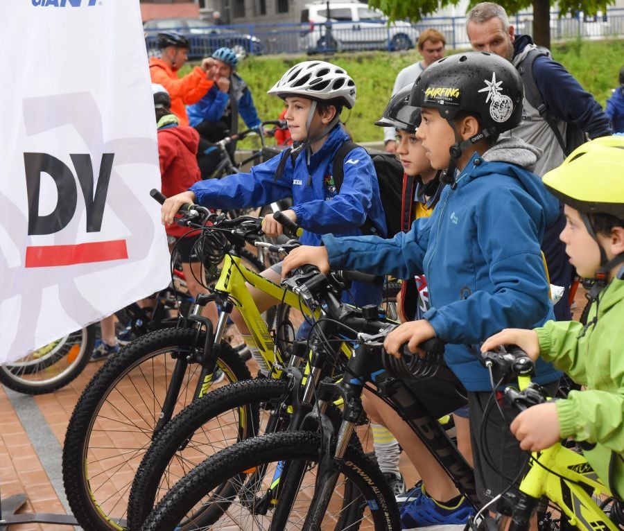 Gipuzkoa vive hoy y mañana sobre dos ruedas de la mano de la segunda feria Bicibizi, que desplegará un intenso programa de actividades, recorridos, talleres y actuaciones con la bicicleta como argumento.