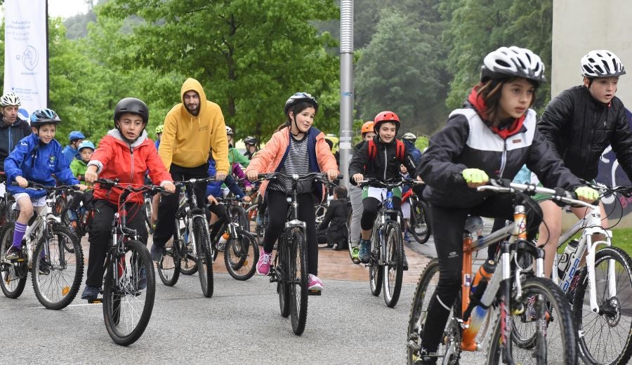 Gipuzkoa vive hoy y mañana sobre dos ruedas de la mano de la segunda feria Bicibizi, que desplegará un intenso programa de actividades, recorridos, talleres y actuaciones con la bicicleta como argumento.