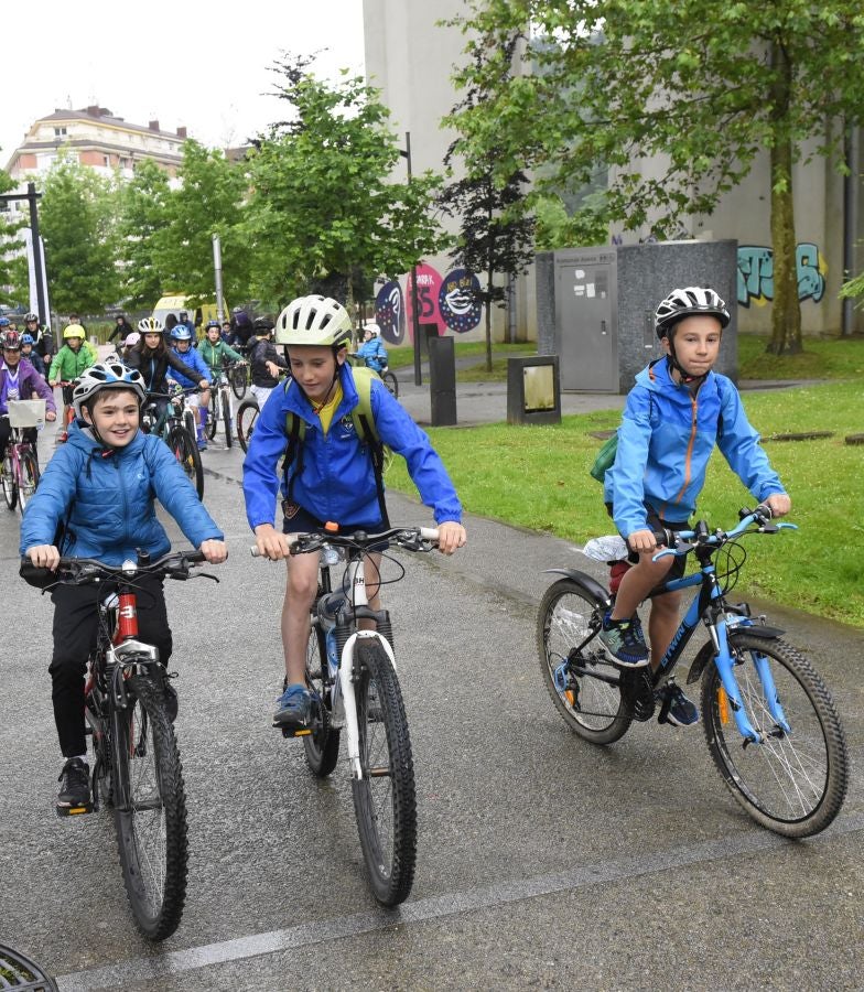 Gipuzkoa vive hoy y mañana sobre dos ruedas de la mano de la segunda feria Bicibizi, que desplegará un intenso programa de actividades, recorridos, talleres y actuaciones con la bicicleta como argumento.