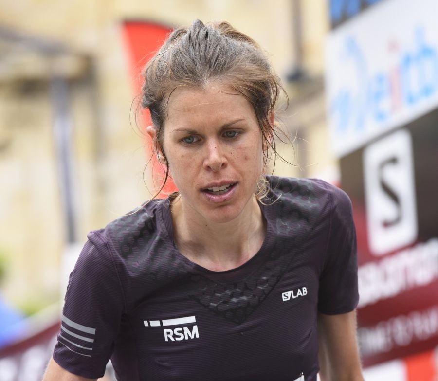 El joven suizo Rémi Bonnet (23 años) se ha impuesto en la categoría masculina de la Zegama-Aizkorri tras completar la prueba en 3:53:57.