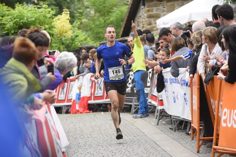 El joven suizo Rémi Bonnet (23 años) se ha impuesto en la categoría masculina de la Zegama-Aizkorri tras completar la prueba en 3:53:57.