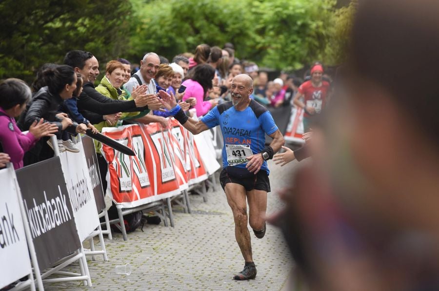 El joven suizo Rémi Bonnet (23 años) se ha impuesto en la categoría masculina de la Zegama-Aizkorri tras completar la prueba en 3:53:57.