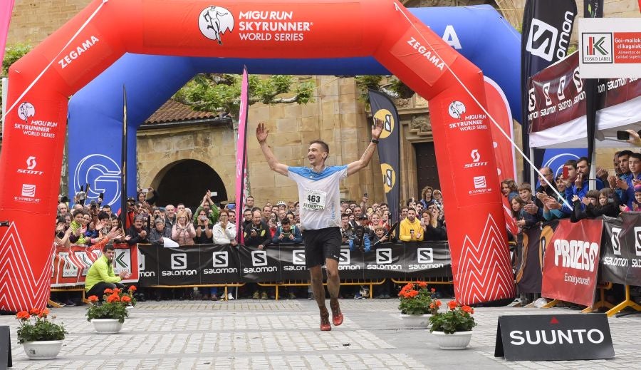 El joven suizo Rémi Bonnet (23 años) se ha impuesto en la categoría masculina de la Zegama-Aizkorri tras completar la prueba en 3:53:57.