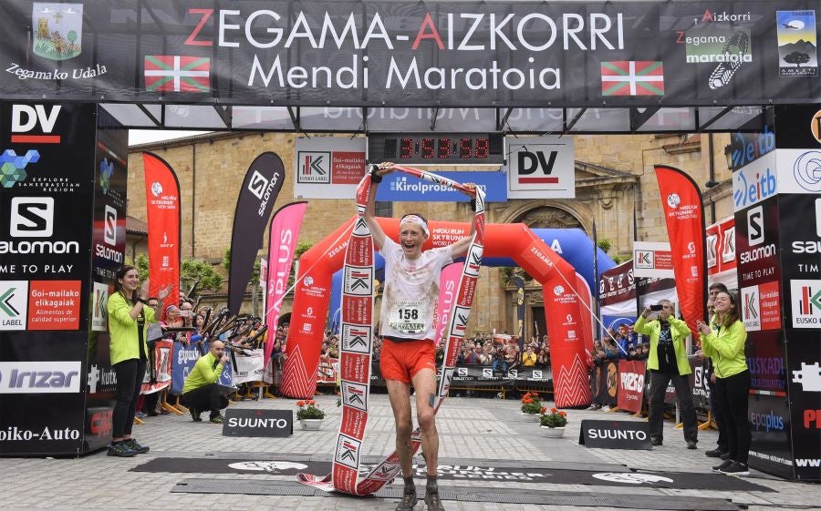 El joven suizo Rémi Bonnet (23 años) se ha impuesto en la categoría masculina de la Zegama-Aizkorri tras completar la prueba en 3:53:57.