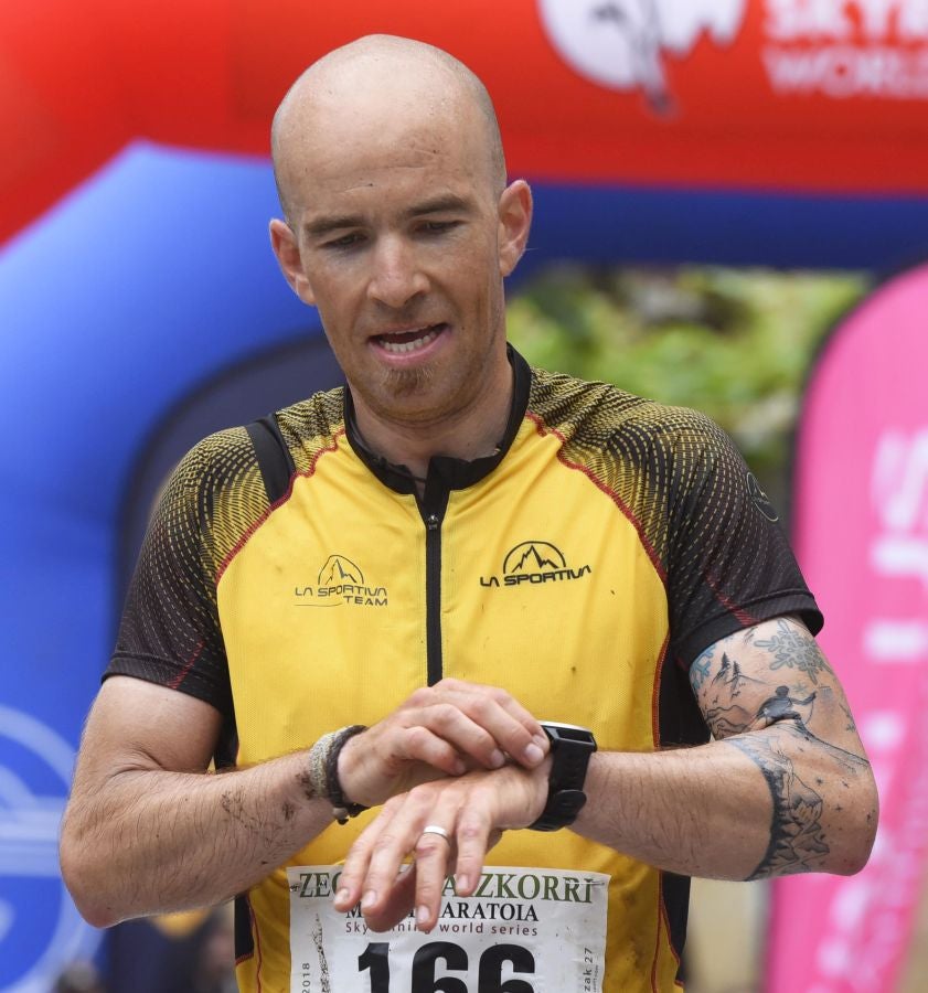 El joven suizo Rémi Bonnet (23 años) se ha impuesto en la categoría masculina de la Zegama-Aizkorri tras completar la prueba en 3:53:57.