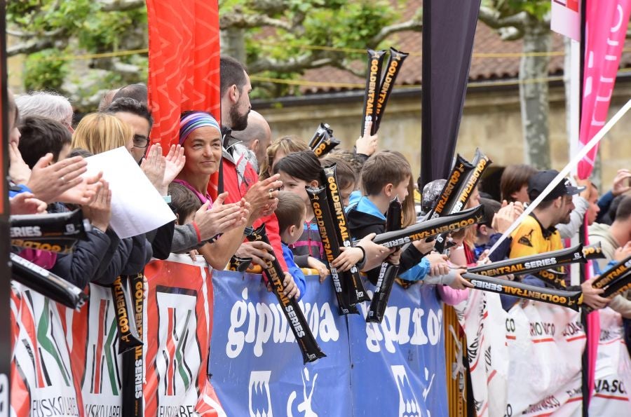 El joven suizo Rémi Bonnet (23 años) se ha impuesto en la categoría masculina de la Zegama-Aizkorri tras completar la prueba en 3:53:57.
