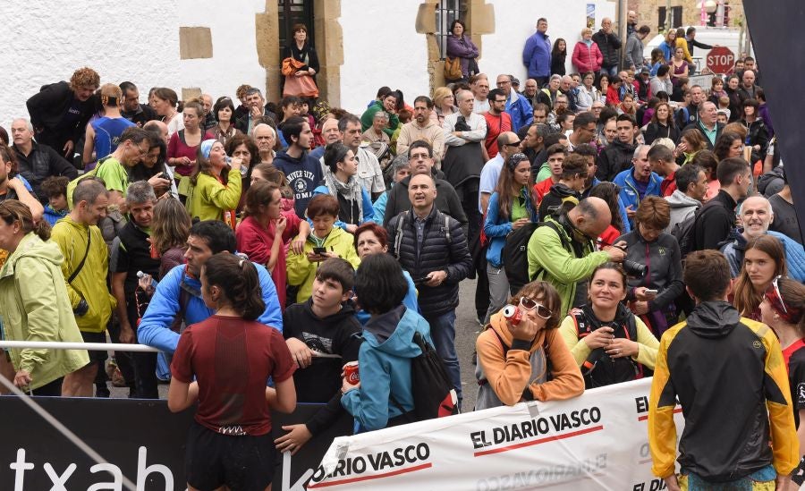 El joven suizo Rémi Bonnet (23 años) se ha impuesto en la categoría masculina de la Zegama-Aizkorri tras completar la prueba en 3:53:57.