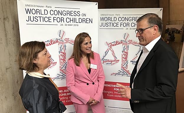 La consejera vasca de Trabajo y Justicia, María Jesús San José, en el congreso de París