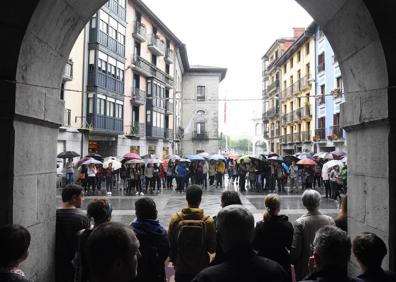 Imagen secundaria 1 - Tres vistas de la concentración.