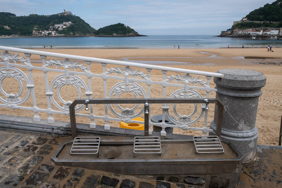 Las playas calientan motores. En tres días, la temporada de verano echa andar. Al menos en Donostia y Zarautz. El sábado lo hará en Orio y en los restantes arenales guipuzcoanos la actividad no empezará hasta el día 15 ó 16. Y desde ahí, hasta septiembre sin parar, Las playas abren una nueva campaña pero el verano todavía tardará en llegar. Los pronósticos para los primeros días de la temporada no son precisamente muy favorables.