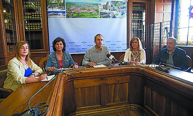 Amaia Zubialde, Mila Holgado, Sergio Corchón, Rafaela Guillén y Alberto Elejalde. 