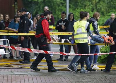 Imagen secundaria 1 - Tres momentos del simulacro.