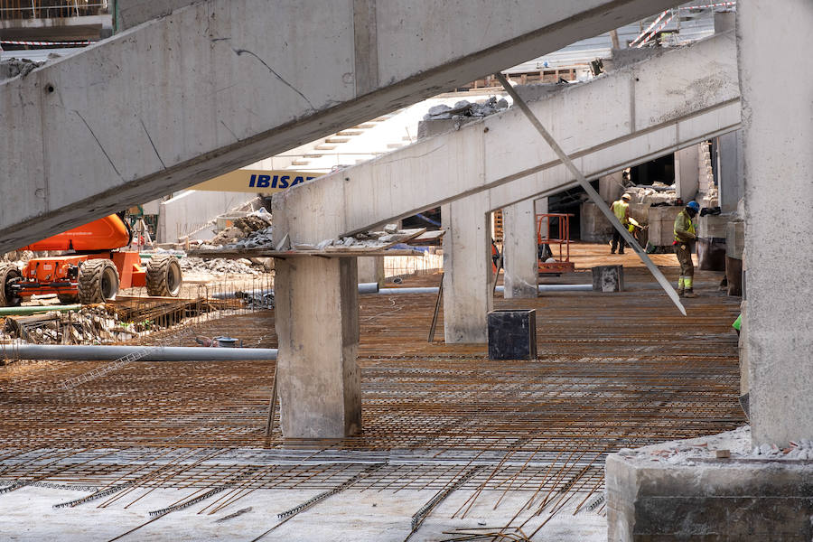 La remodelación del Estadio de Anoeta está dejando imágenes impactantes. Estas son las de este viernes.