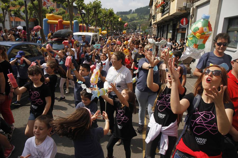 La villa costera acoge hoy la 27 edición de una celebración que tiene como objetivo «reivindicar que la escuela pública debe ser el eje del sistema educativo».