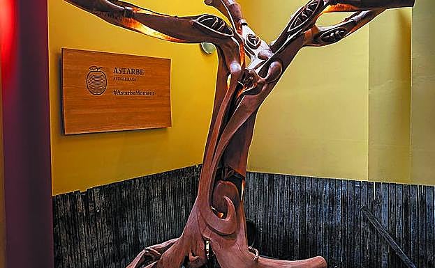 Imagen principal - Sebas Larrañagaren artelana