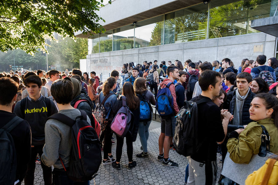 Más de 11.000 alumnos vascos han iniciado esta mañana las pruebas de acceso a la universidad. Las prueba de selectividad durarán tres días,