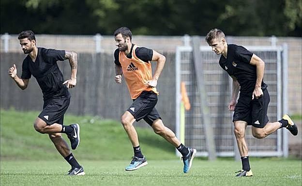 Wilian José, Imanol Agirretxe y Diego Llorente durante la pretemporada del curso pasado en Holanda. 