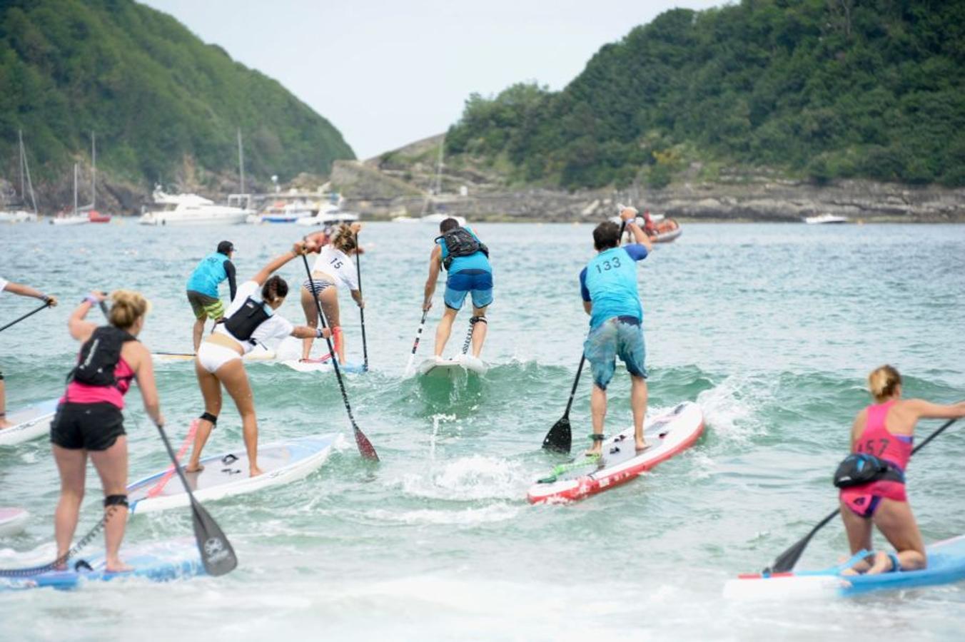 San Sebastián, de la mano del club Fortuna, ha acogido este sábado una de las citas del circuito europeo de stand up paddle valedera también para la clasificación mundial. Es el tercer año consecutivo que el circuito tiene parada en nuestra costa. 