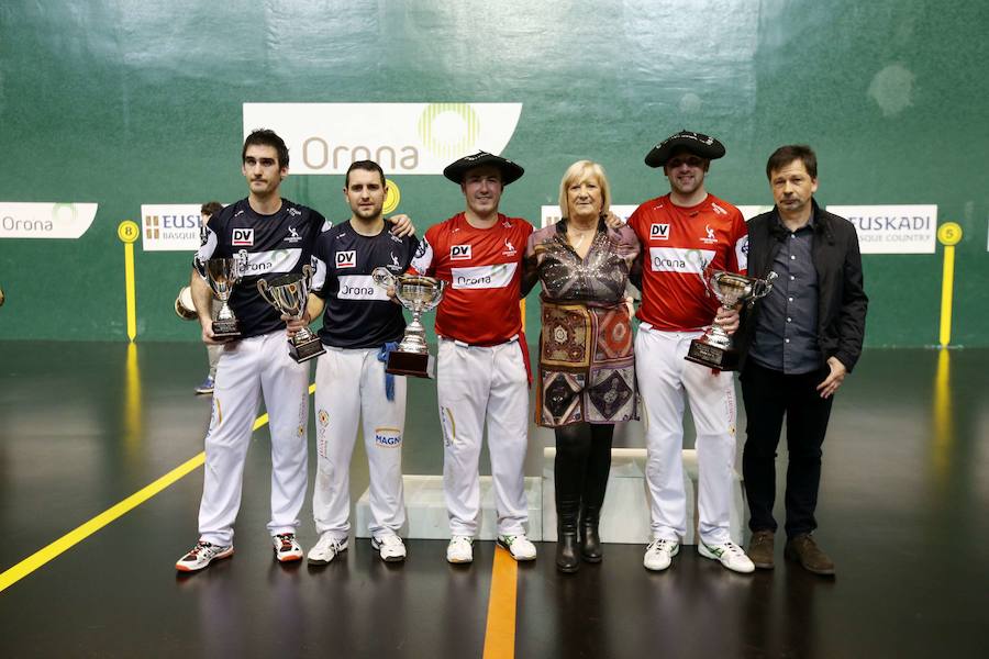 2015.- Koteto Ezkurra y Endika, ganan la final del Campeonato de parejas-Orona de Remonte. Junta a ellos, los finalistas Matxin III y Ion.