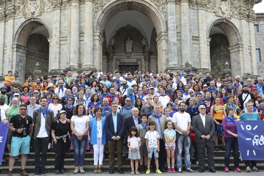 Refugiados gipuzkoanos han marchado desde Aizpurutxo hasta el Santuario de Loyola, en Azpeitia.