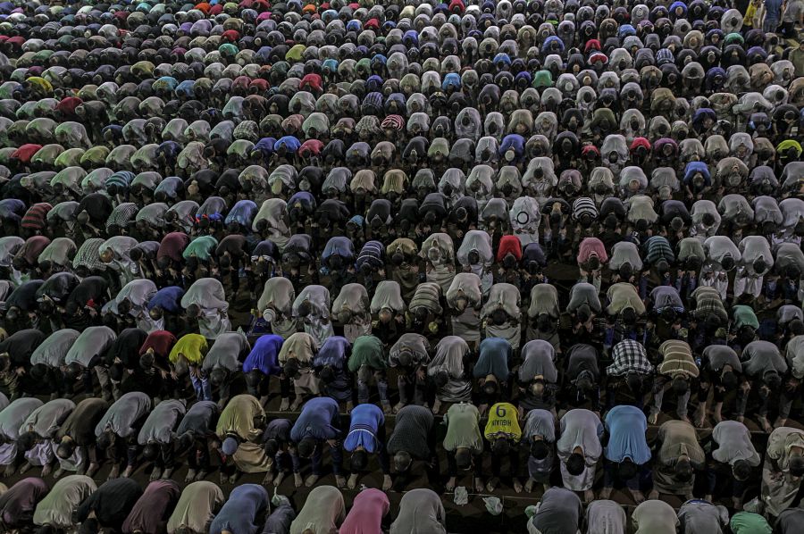 Los musulmanes de todo el mundo se están preparando para celebrar Eid al-Fitr, el festival de tres días que marca el final del mes sagrado musulmán de Ramadán, que se celebrará el 15 o el 16 de junio dependiendo del calendario lunar.