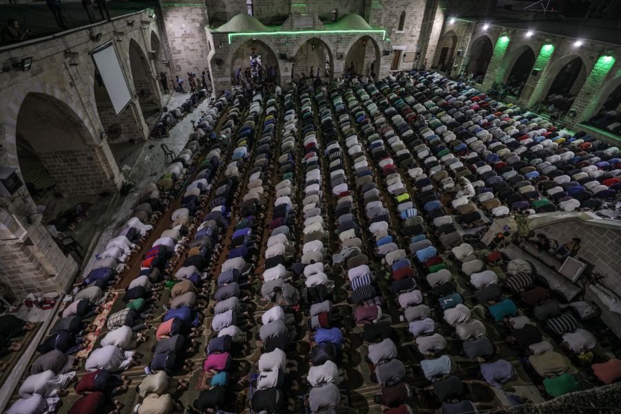 Los musulmanes de todo el mundo se están preparando para celebrar Eid al-Fitr, el festival de tres días que marca el final del mes sagrado musulmán de Ramadán, que se celebrará el 15 o el 16 de junio dependiendo del calendario lunar.