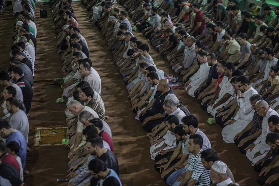 Los musulmanes de todo el mundo se están preparando para celebrar Eid al-Fitr, el festival de tres días que marca el final del mes sagrado musulmán de Ramadán, que se celebrará el 15 o el 16 de junio dependiendo del calendario lunar.