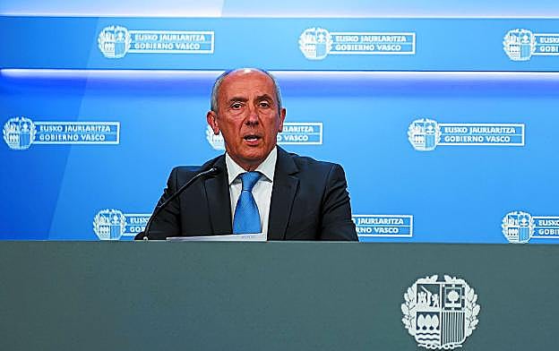 El portavoz del Gobierno Vasco, Josu Erkoreka, ayer en Vitoria.