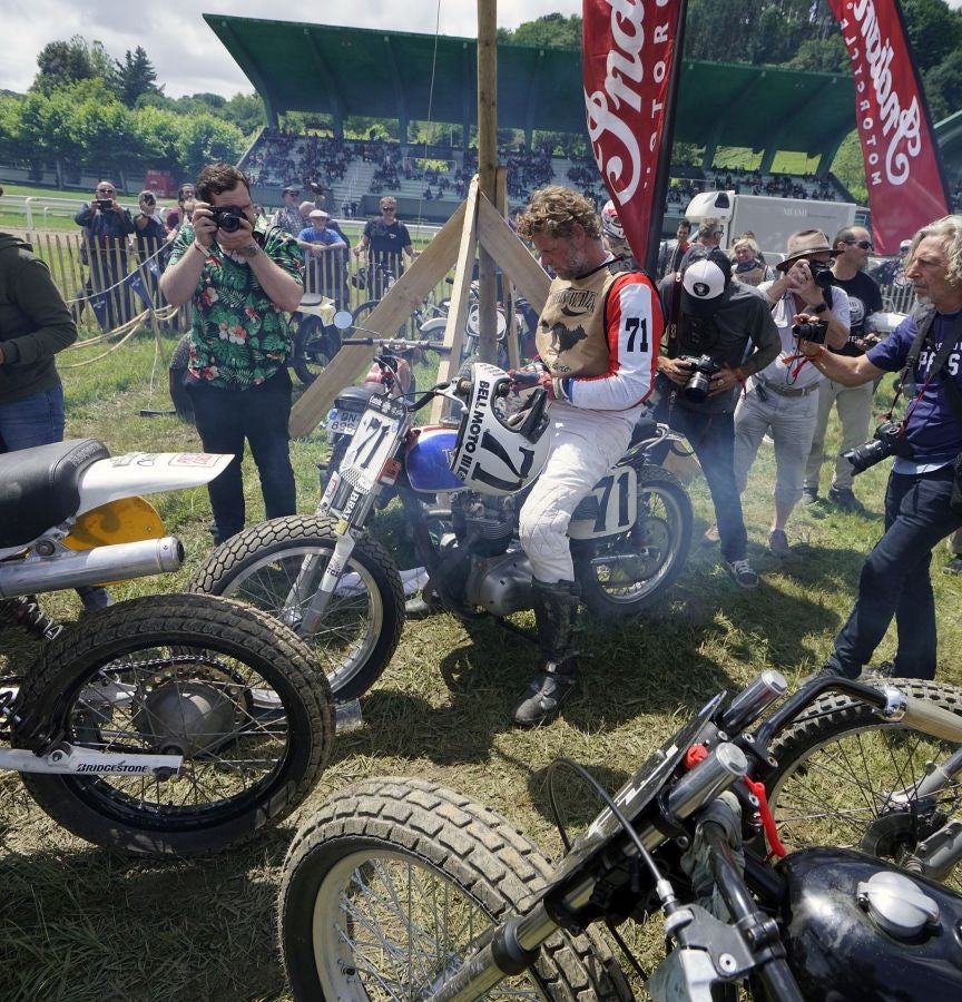 Dentro del hipódromo se ha desarrollado la prueba 'Flat Track', una carrera disputada en circuito de tierra cuya agresividad deja fuera los menos valientes. 