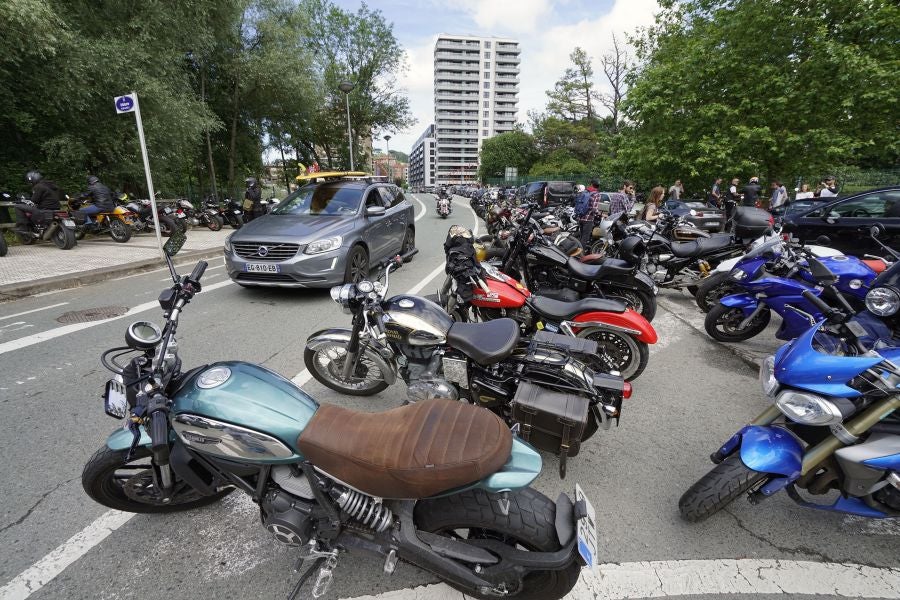 Dentro del hipódromo se ha desarrollado la prueba 'Flat Track', una carrera disputada en circuito de tierra cuya agresividad deja fuera los menos valientes. 