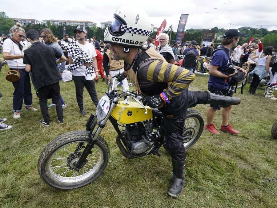 Dentro del hipódromo se ha desarrollado la prueba 'Flat Track', una carrera disputada en circuito de tierra cuya agresividad deja fuera los menos valientes. 