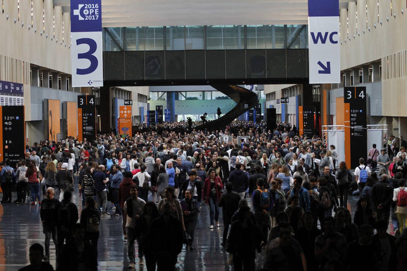 Las oposiciones pasan este fin de semana su momento más crítico al examinarse 76.500 aspirantes en tres días