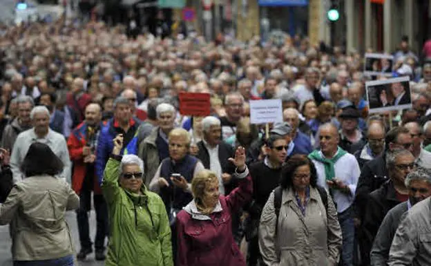 Pensionistas manifestándose en Bilbao.