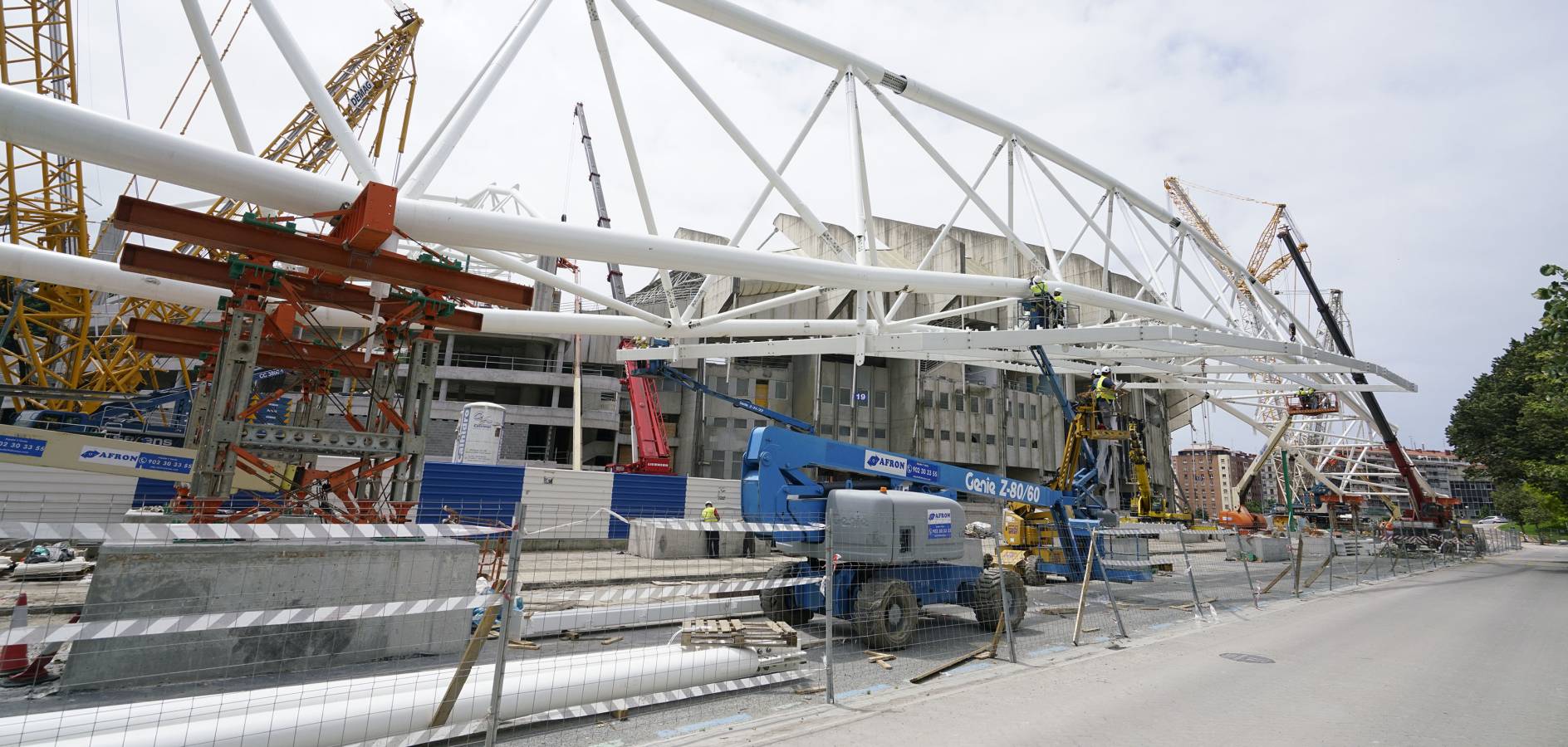 El nuevo campo de la Real Sociedad continúa su transformación.