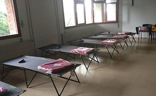 Local de Cruz Roja en el barrio donostiarra de Ategorrieta habilitado para acoger a inmigrantes.