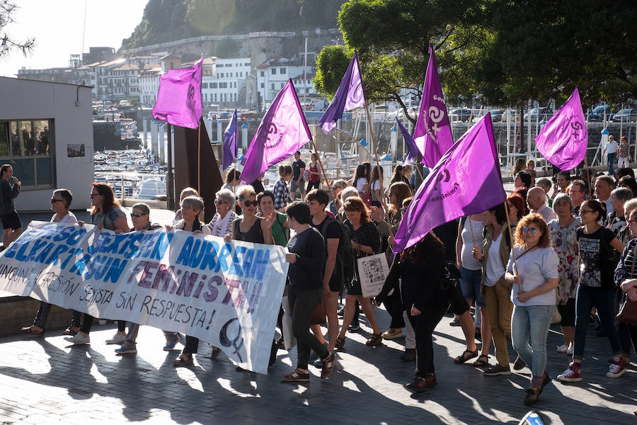 Miles de personas han salido este viernes a las calles en las principales localidades de Gipuzkoa para protestar por la libertad provisional de los cinco miembros de 'La Manada', que ya han abandonado la cárcel.