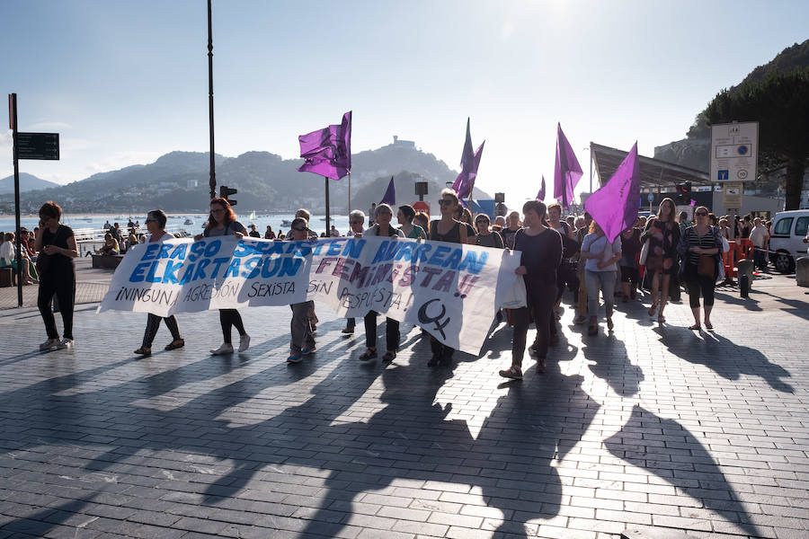 Miles de personas han salido este viernes a las calles en las principales localidades de Gipuzkoa para protestar por la libertad provisional de los cinco miembros de 'La Manada', que ya han abandonado la cárcel.