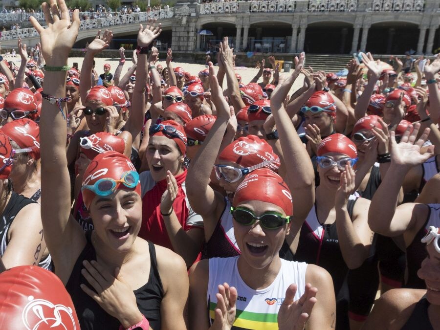 Elisabeth Ibazeta Ondarroa (33:25), María Boix Barcelona (33:29) y Maddi Marquet, se hacen con el podiio.